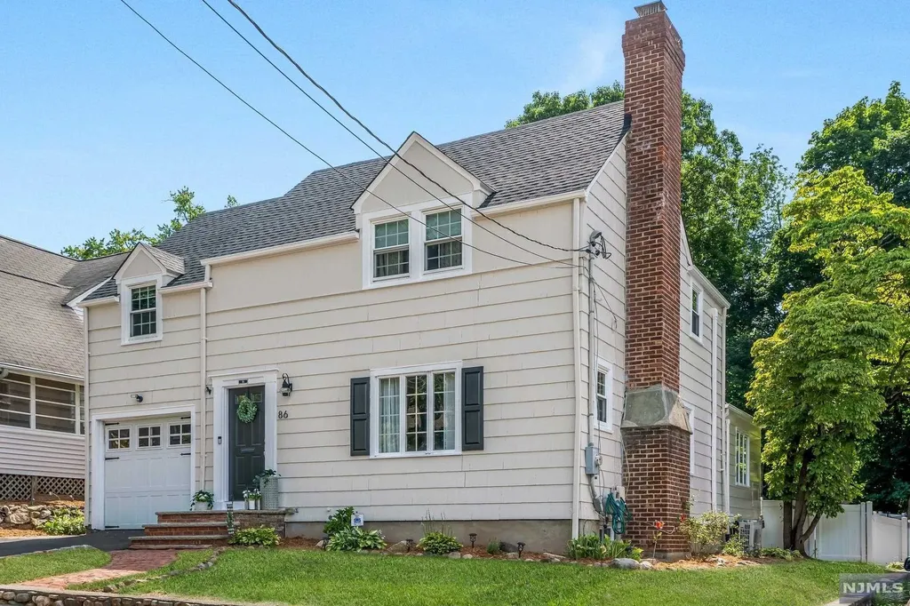 86 Chestnut Street Midland Park NJ 07432