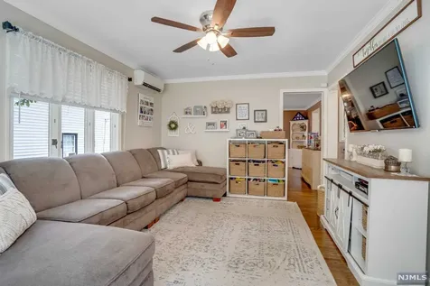 86 Chestnut Street Midland Park NJ 07432