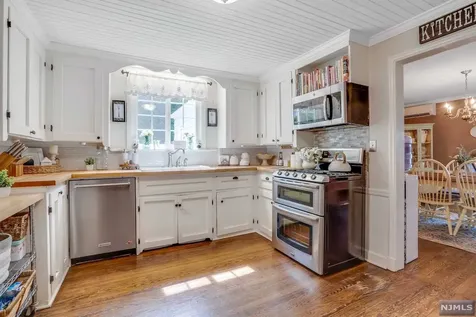 86 Chestnut Street Midland Park NJ 07432