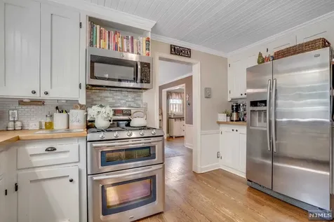 86 Chestnut Street Midland Park NJ 07432
