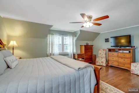 86 Chestnut Street Midland Park NJ 07432