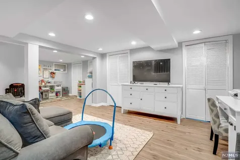 86 Chestnut Street Midland Park NJ 07432