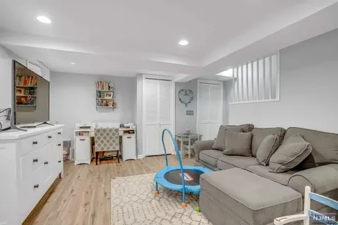 86 Chestnut Street Midland Park NJ 07432