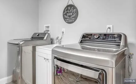 86 Chestnut Street Midland Park NJ 07432
