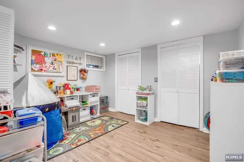 86 Chestnut Street Midland Park NJ 07432
