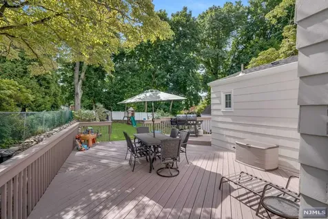 86 Chestnut Street Midland Park NJ 07432