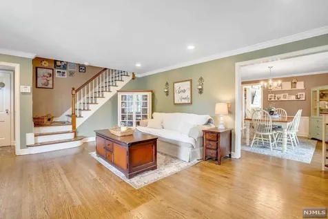 86 Chestnut Street Midland Park NJ 07432