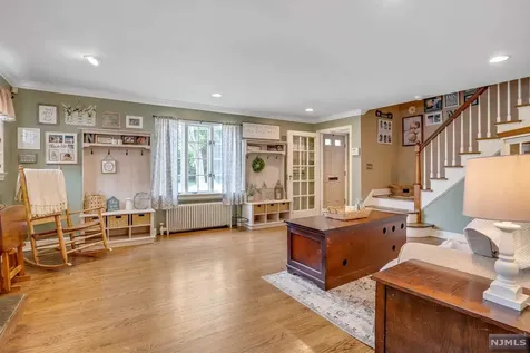 86 Chestnut Street Midland Park NJ 07432