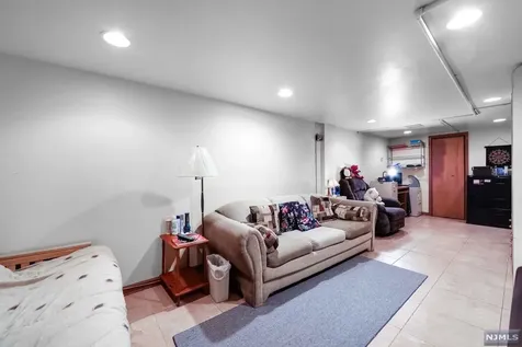 321 Windsor Road Englewood NJ 07631