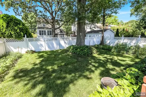 321 Windsor Road Englewood NJ 07631