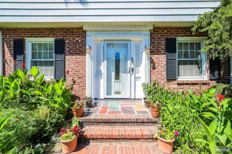 321 Windsor Road Englewood NJ 07631