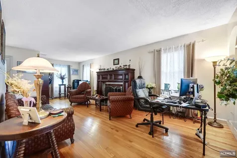 321 Windsor Road Englewood NJ 07631