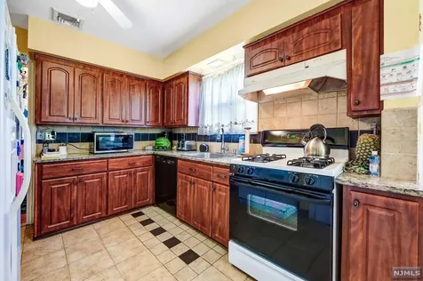 321 Windsor Road Englewood NJ 07631