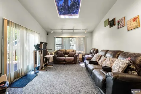 321 Windsor Road Englewood NJ 07631
