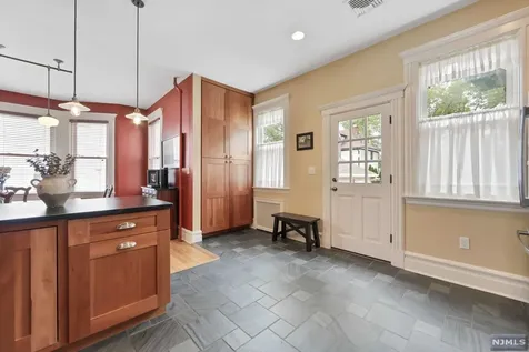 37 W Newell Avenue Rutherford NJ 07070