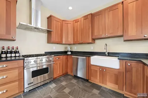 37 W Newell Avenue Rutherford NJ 07070