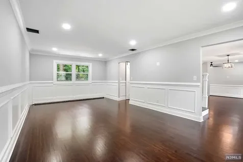 693 Blue Hill Road River Vale NJ 07675