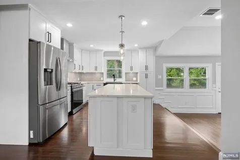 693 Blue Hill Road River Vale NJ 07675