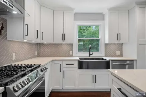 693 Blue Hill Road River Vale NJ 07675
