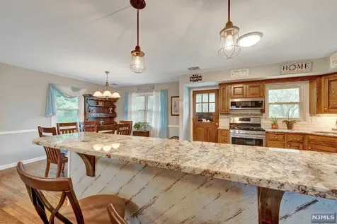 53 Minnehaha Boulevard Oakland NJ 07436