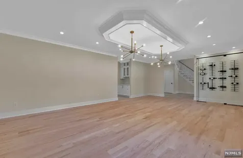 670 Laurel Lane Wyckoff NJ 07481