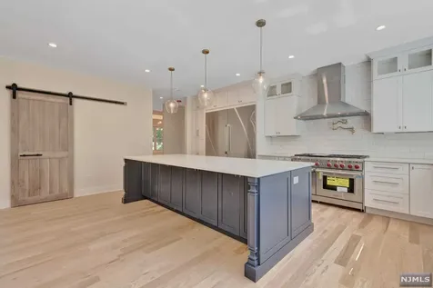 670 Laurel Lane Wyckoff NJ 07481