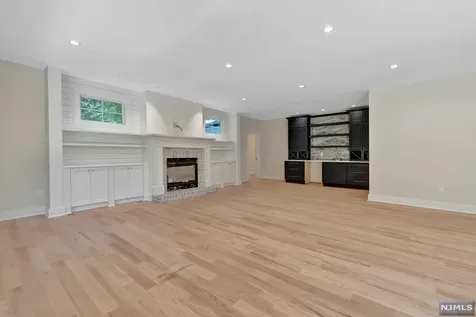 670 Laurel Lane Wyckoff NJ 07481