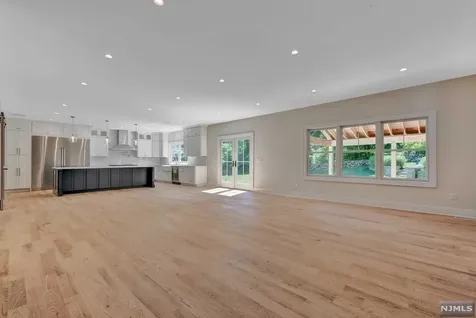 670 Laurel Lane Wyckoff NJ 07481