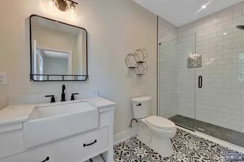 670 Laurel Lane Wyckoff NJ 07481