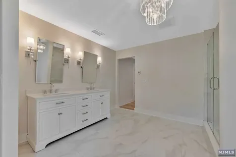 670 Laurel Lane Wyckoff NJ 07481