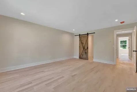 670 Laurel Lane Wyckoff NJ 07481