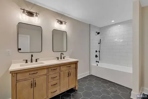 670 Laurel Lane Wyckoff NJ 07481