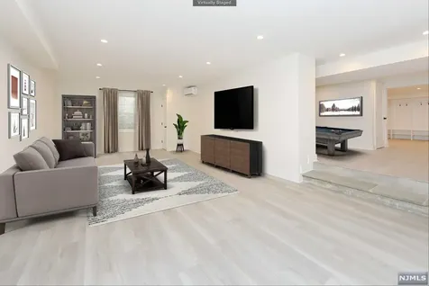 670 Laurel Lane Wyckoff NJ 07481