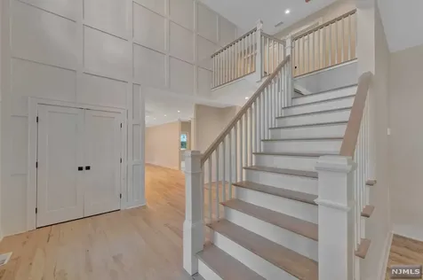 670 Laurel Lane Wyckoff NJ 07481