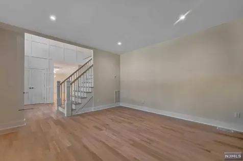 670 Laurel Lane Wyckoff NJ 07481