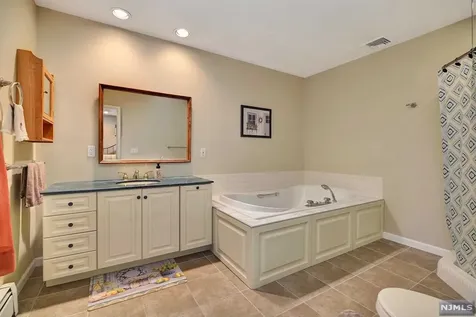 47 Windbeam Loop Ringwood NJ 07456