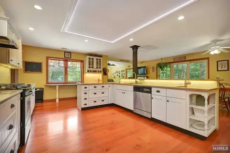 47 Windbeam Loop Ringwood NJ 07456