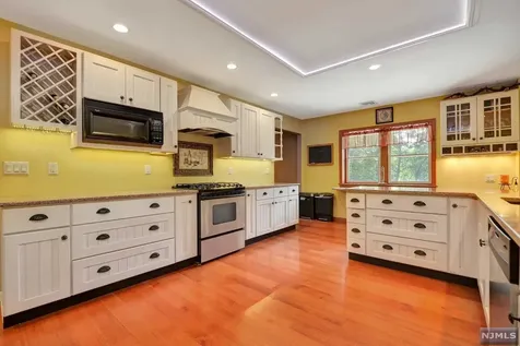 47 Windbeam Loop Ringwood NJ 07456