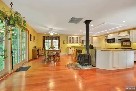 47 Windbeam Loop Ringwood NJ 07456