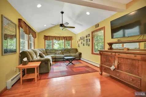 47 Windbeam Loop Ringwood NJ 07456