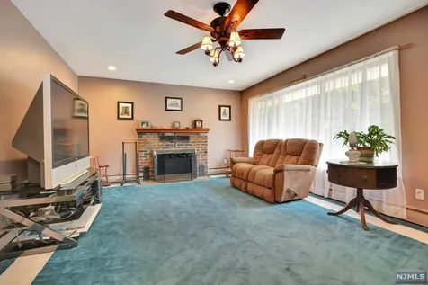 47 Windbeam Loop Ringwood NJ 07456
