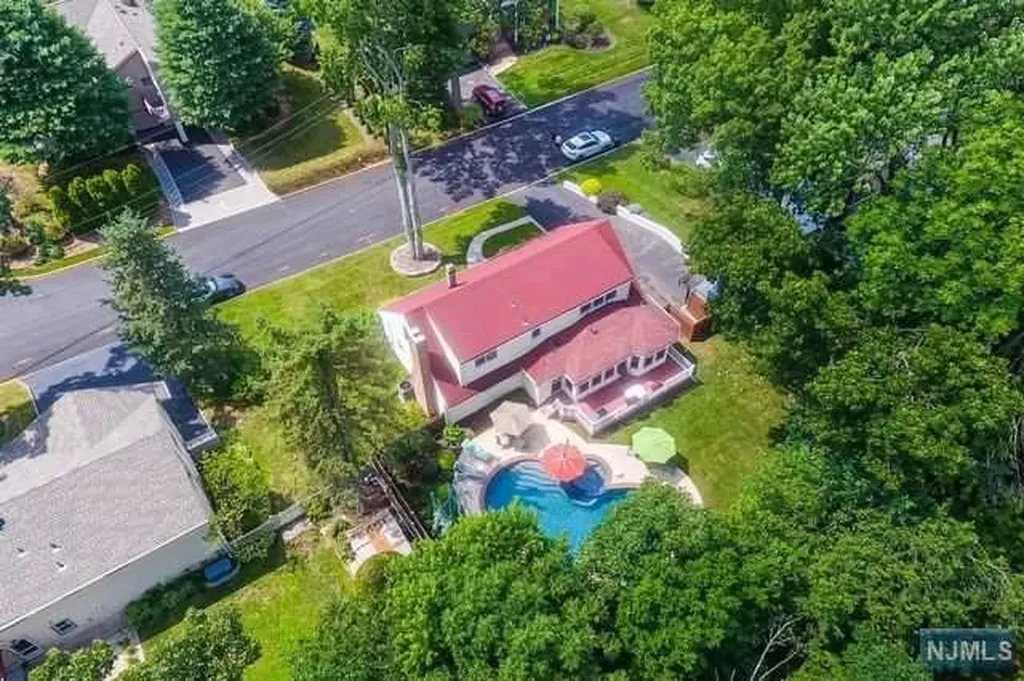 551 Hickory Street Twp Of Washington NJ 07676