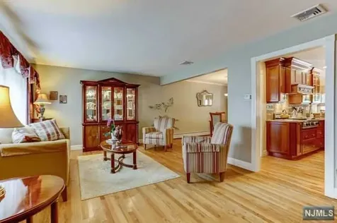 551 Hickory Street Twp Of Washington NJ 07676