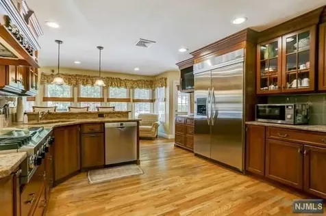 551 Hickory Street Twp Of Washington NJ 07676