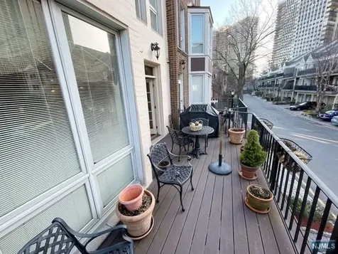 54 Kings Court Fort Lee NJ 07024