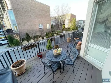54 Kings Court Fort Lee NJ 07024