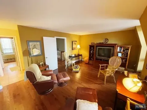 54 Kings Court Fort Lee NJ 07024