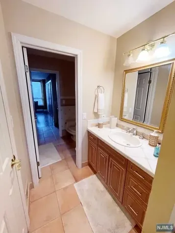 54 Kings Court Fort Lee NJ 07024