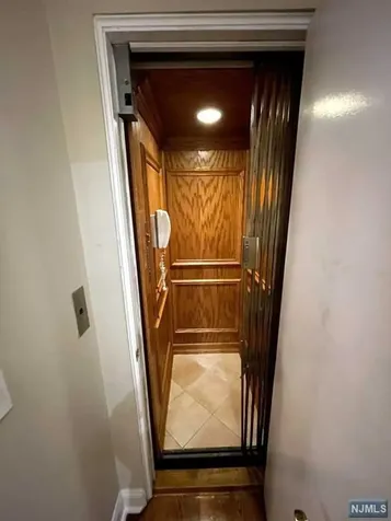 54 Kings Court Fort Lee NJ 07024