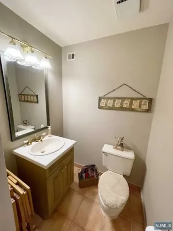 54 Kings Court Fort Lee NJ 07024